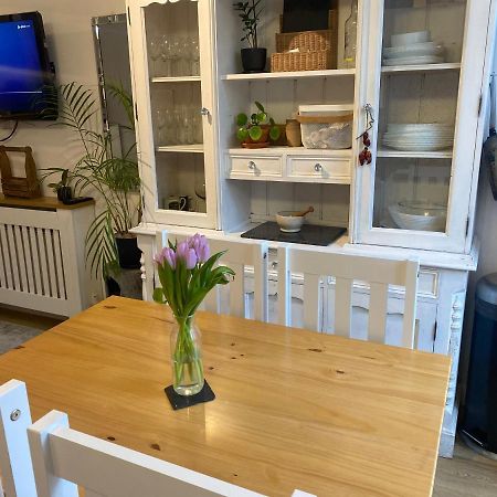 Guest Bedroom With King Size Bed In Brixton Λονδίνο Εξωτερικό φωτογραφία